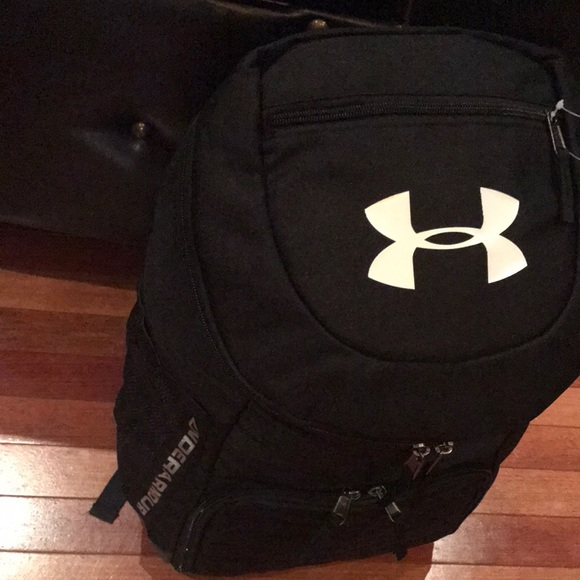 UA Under Armour Backpack NEW Black & White details - Picture 4 of 5